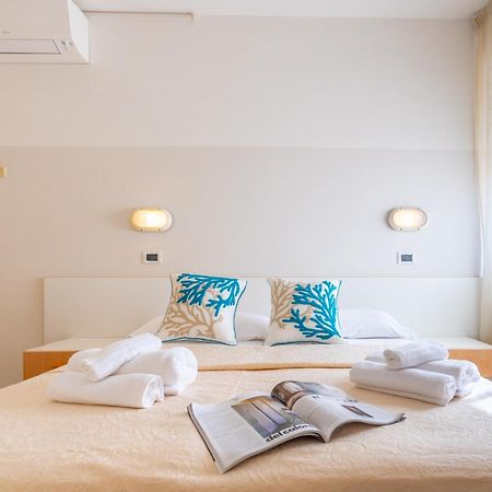 Hotel Selene - Vista Mare 리치오네 외부 사진