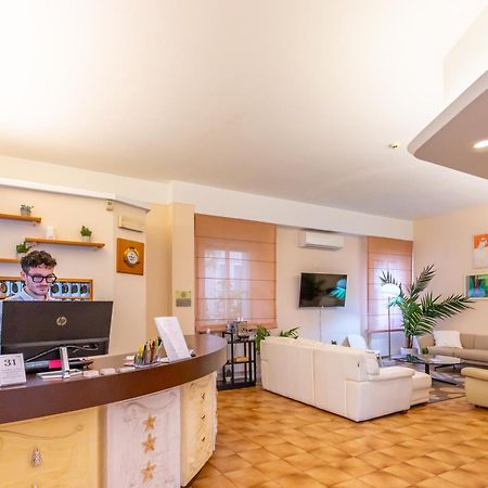 Hotel Selene - Vista Mare 리치오네 외부 사진