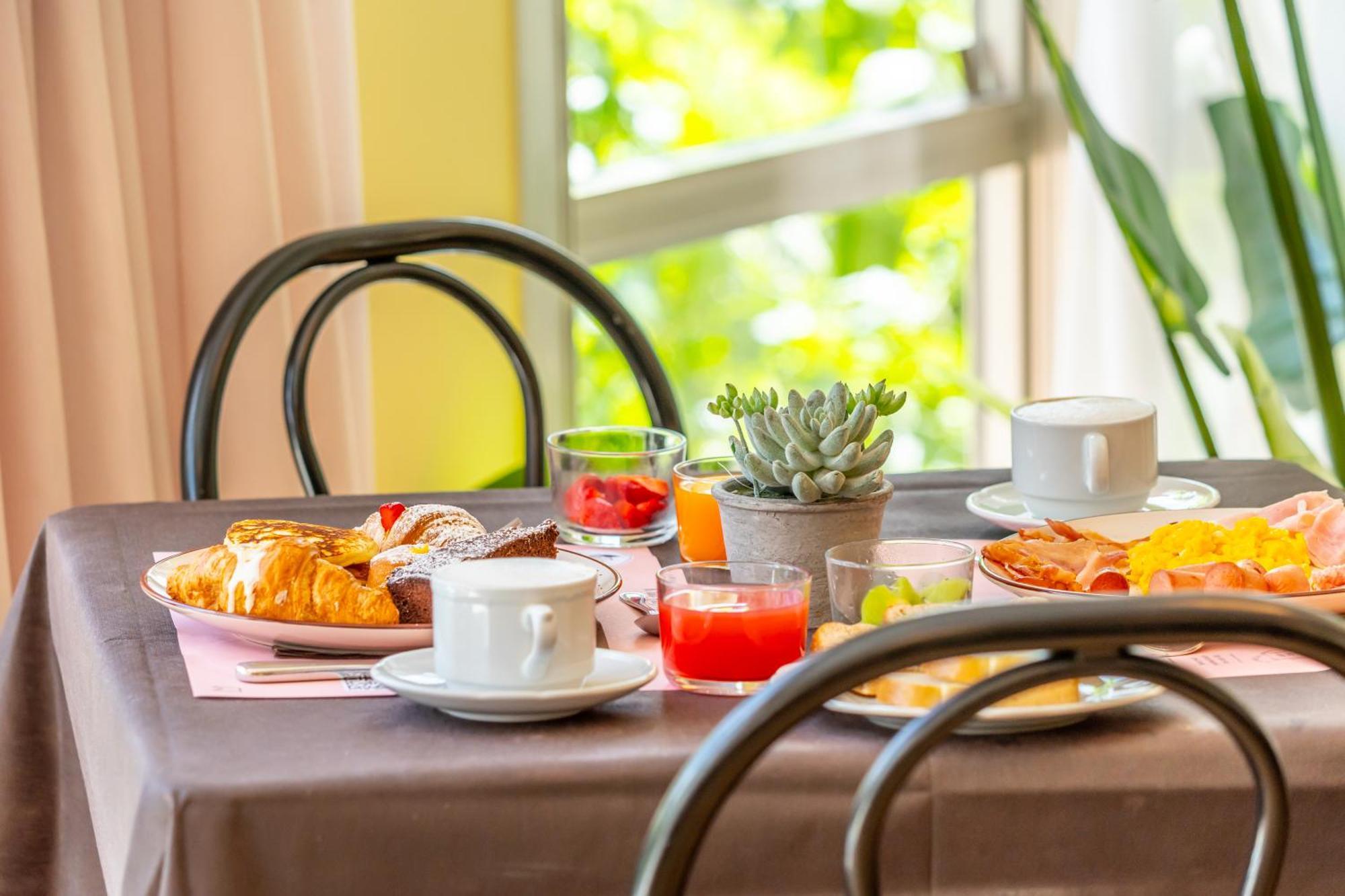 Hotel Selene - Vista Mare 리치오네 외부 사진