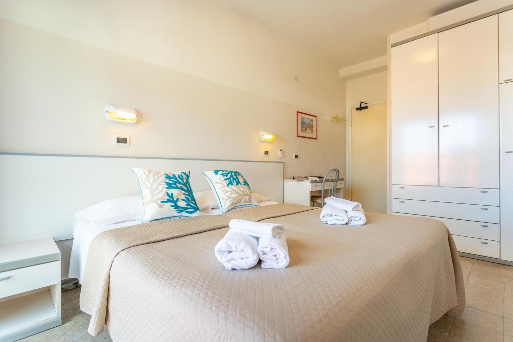 Hotel Selene - Vista Mare 리치오네 외부 사진